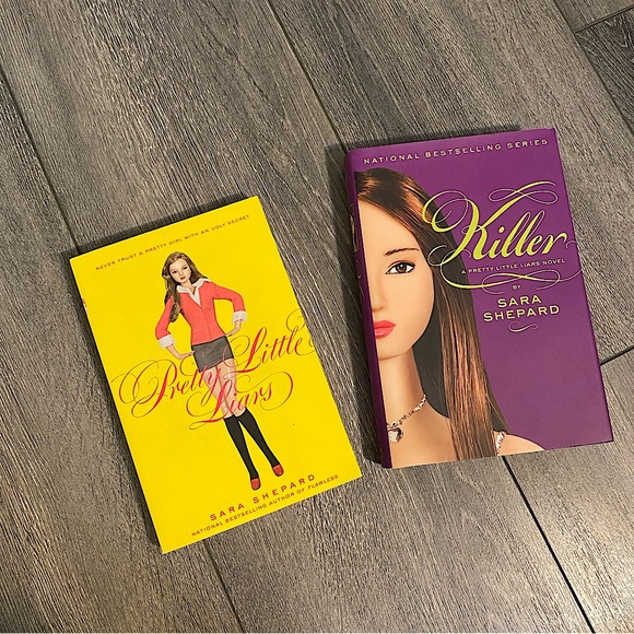 Sara Shepard Bundle - Picture 1 of 6